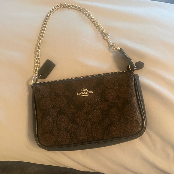 👛Coach Signature Canvas purse with chain handle:EUC. Rarely used. - Picture 13 of 15